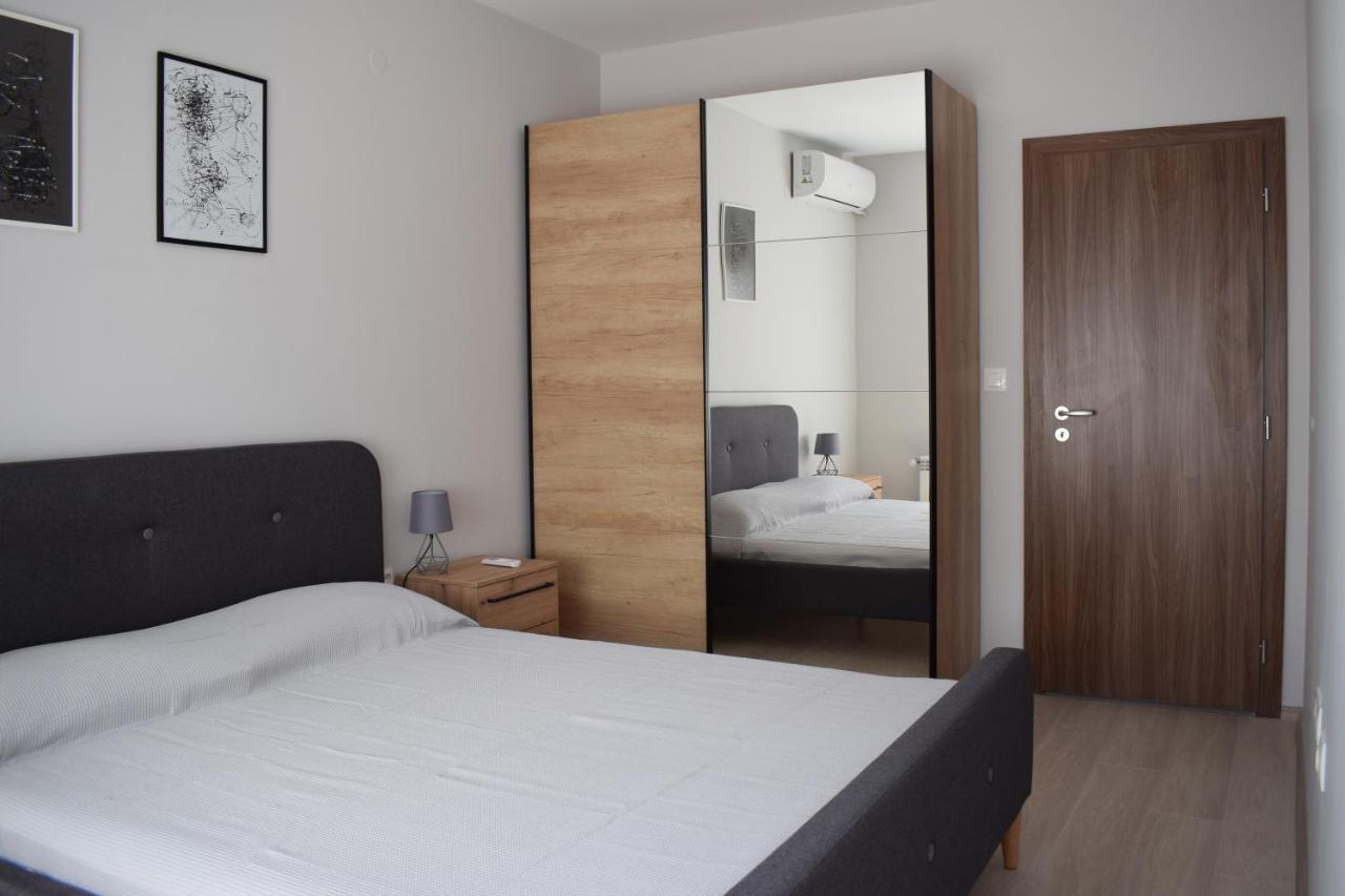Pirotska 47 Apartment Sofia Bagian luar foto